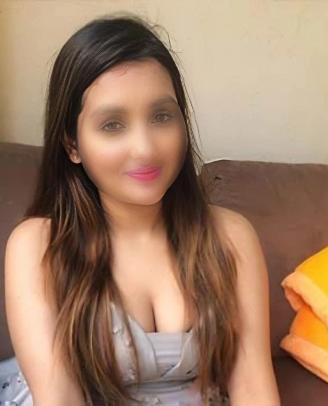 Meena romantic Dehradun call girl for long night service